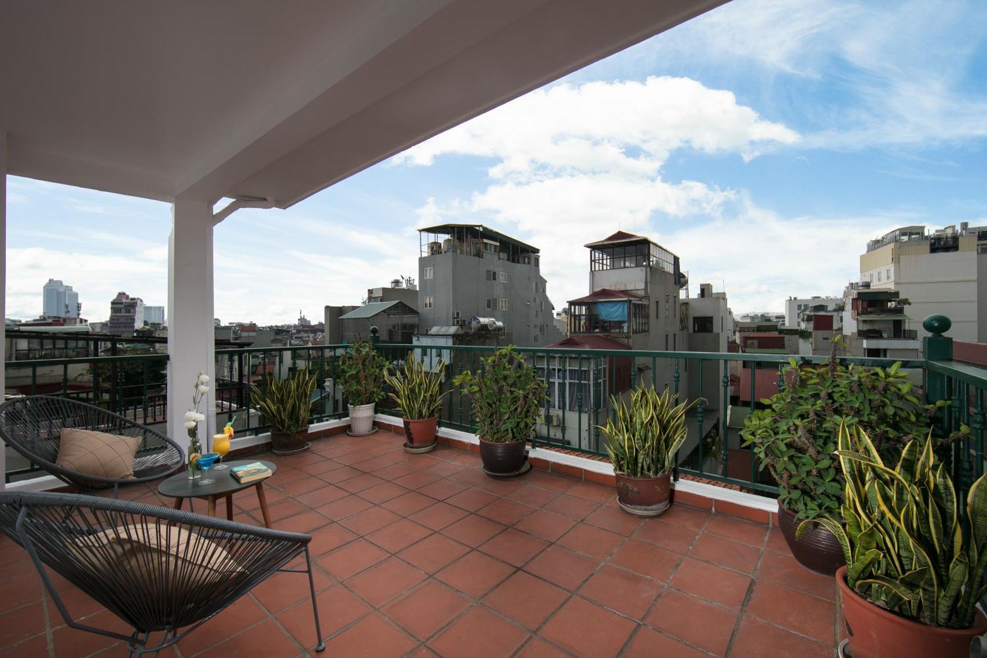 Dynastie Suite Balcony