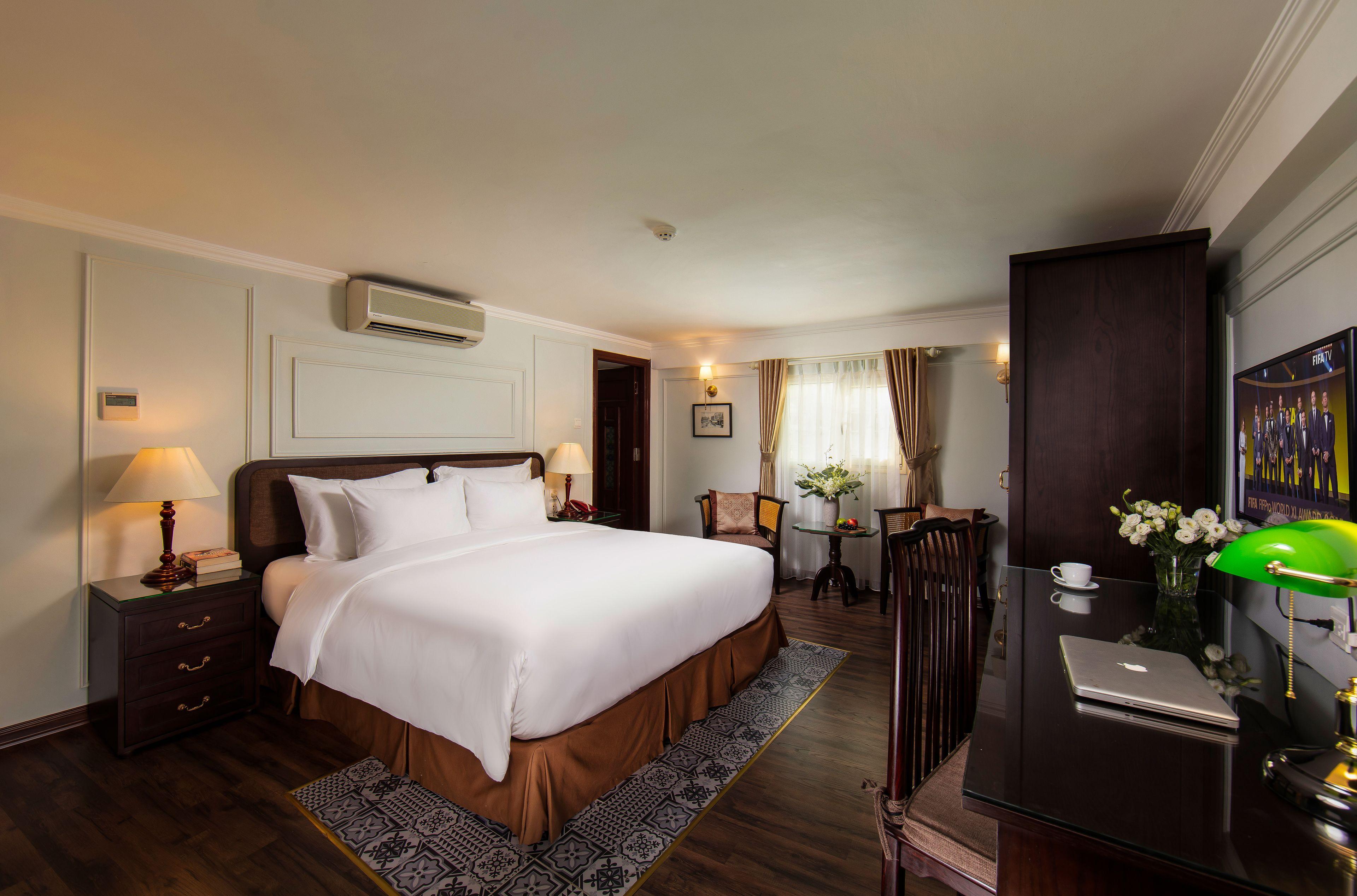 Dynastie Suite Balcony