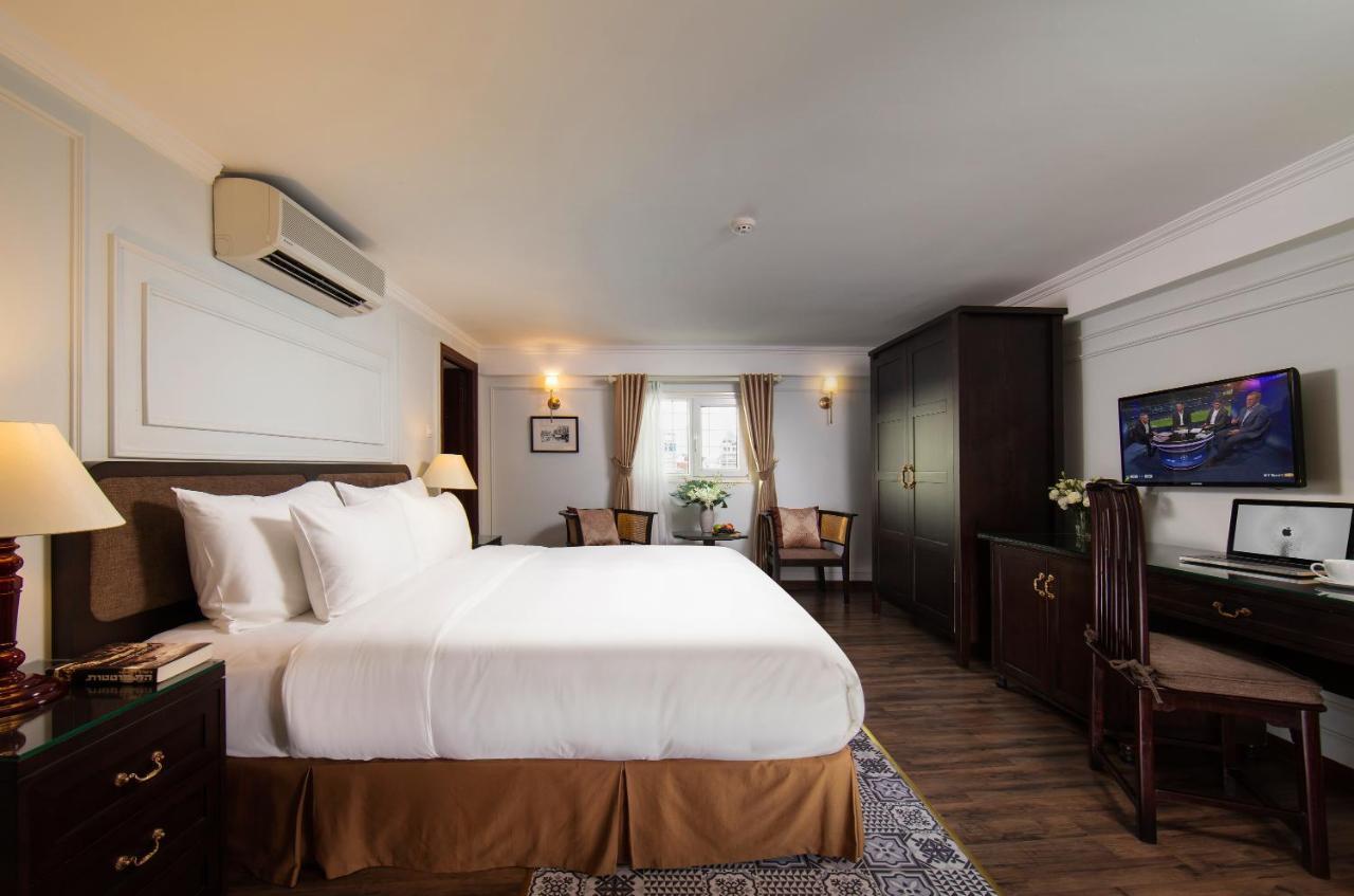 Dynastie Suite Balcony
